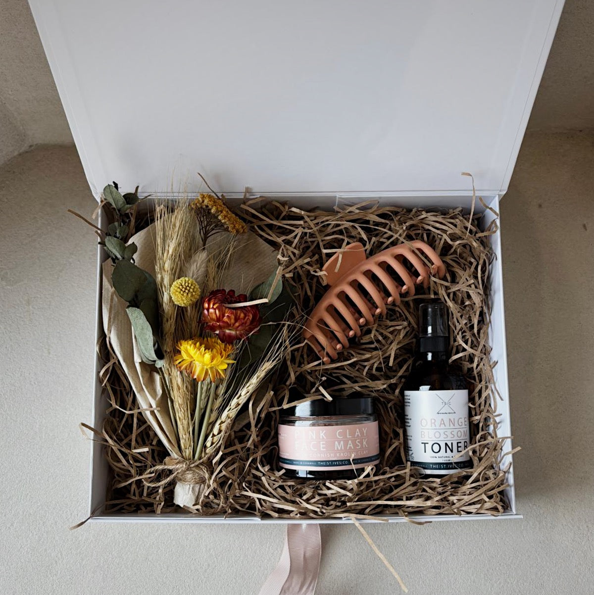Clay Face mask, Toner, Claw Clip & Posy Hamper