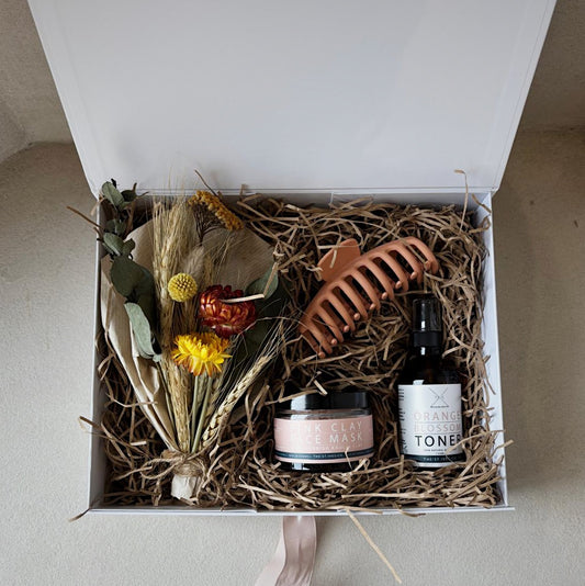 Clay Face mask, Toner, Claw Clip & Posy Hamper