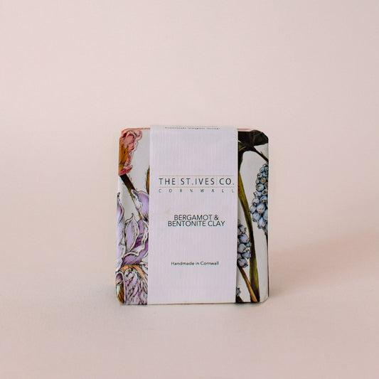 A hand made natural soap- made in Cornwall, Bergamot & bentonite clay. wrapped beautifully. Artisan.