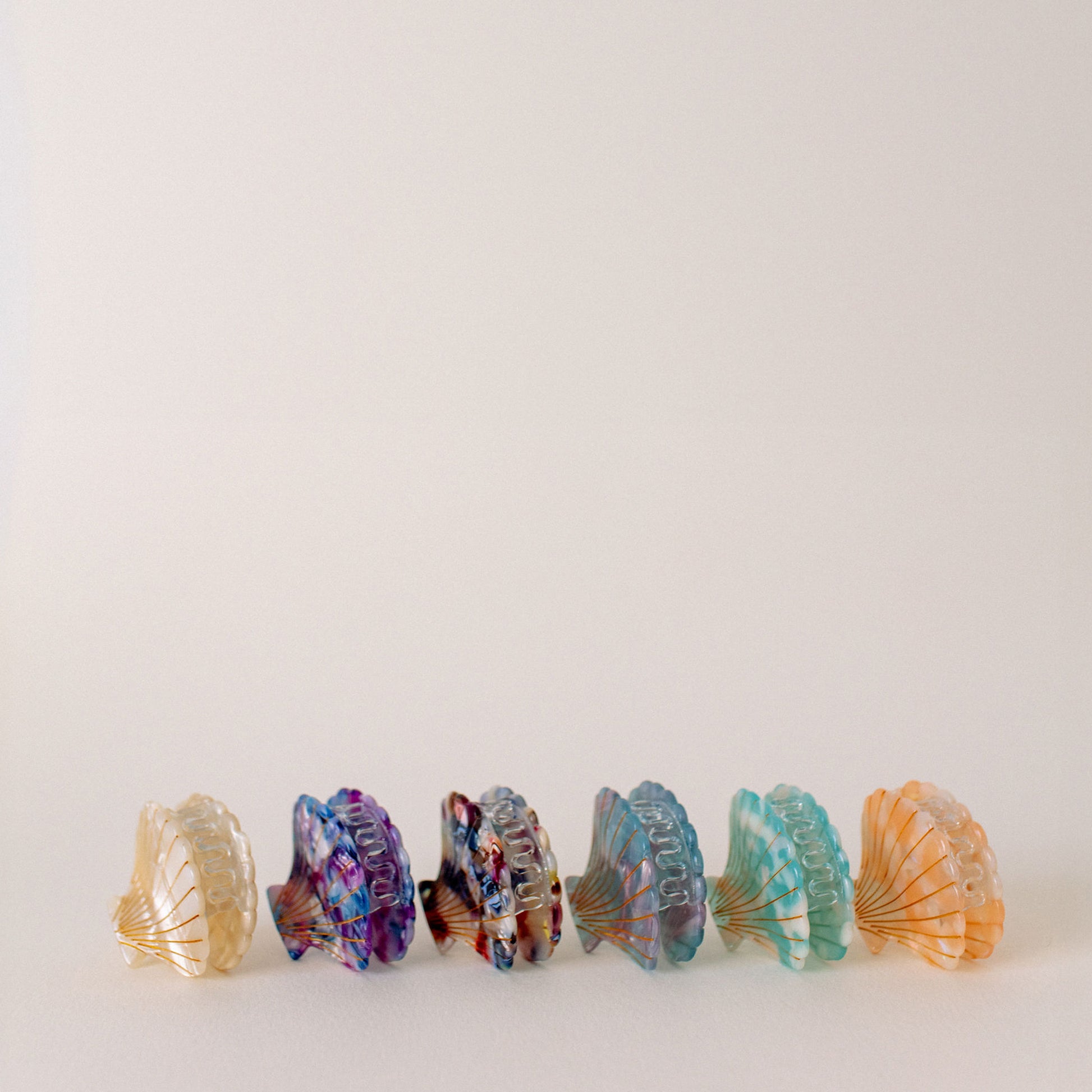 Shell Hair clip- Gorgeous gift, Mermaid clip, Beautiful colours. Souvenir