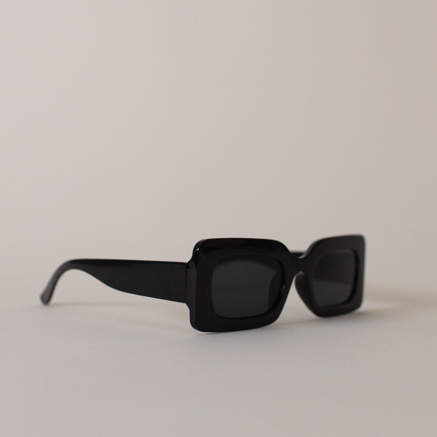 Black jolly sunglasses
