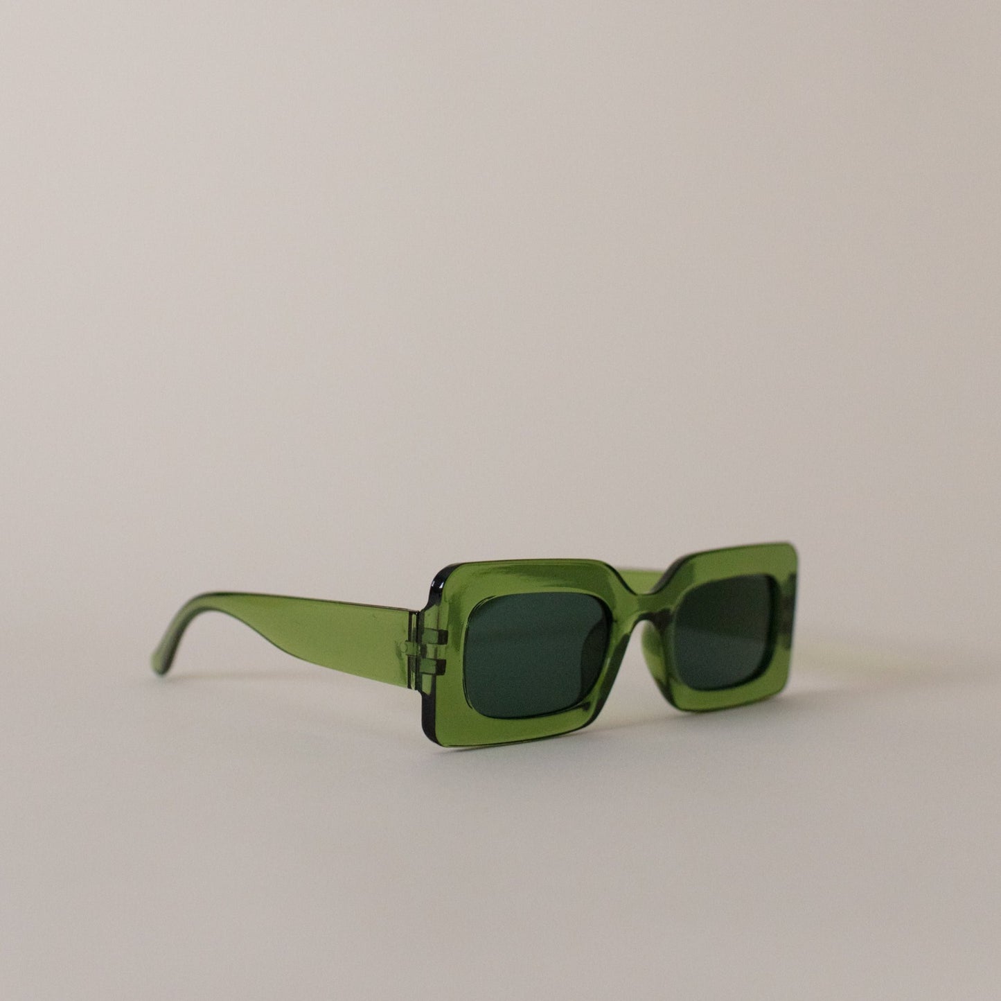 Green jolly Square Sunglasses