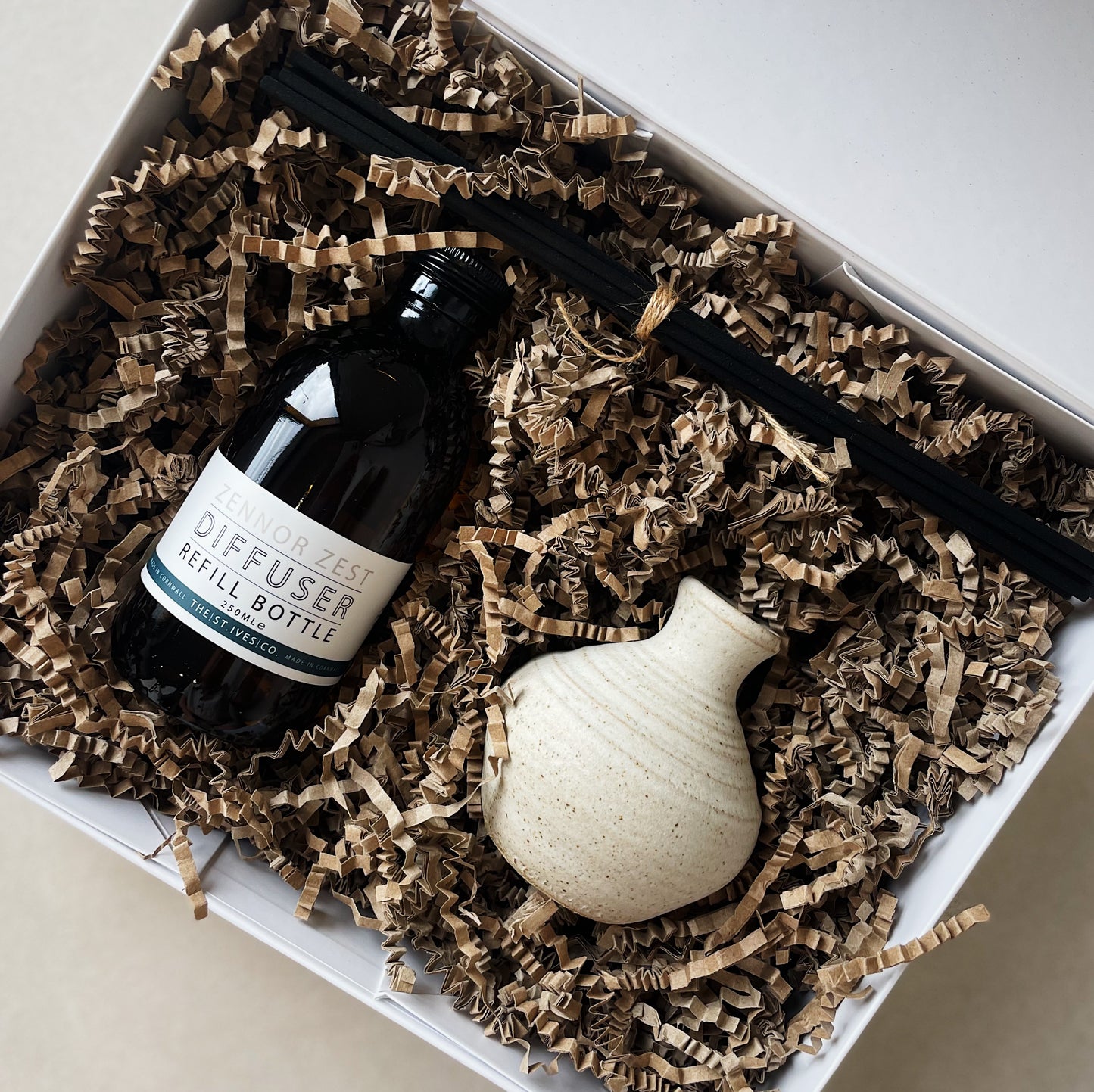Diffuser Refill & Bud Vase Hamper