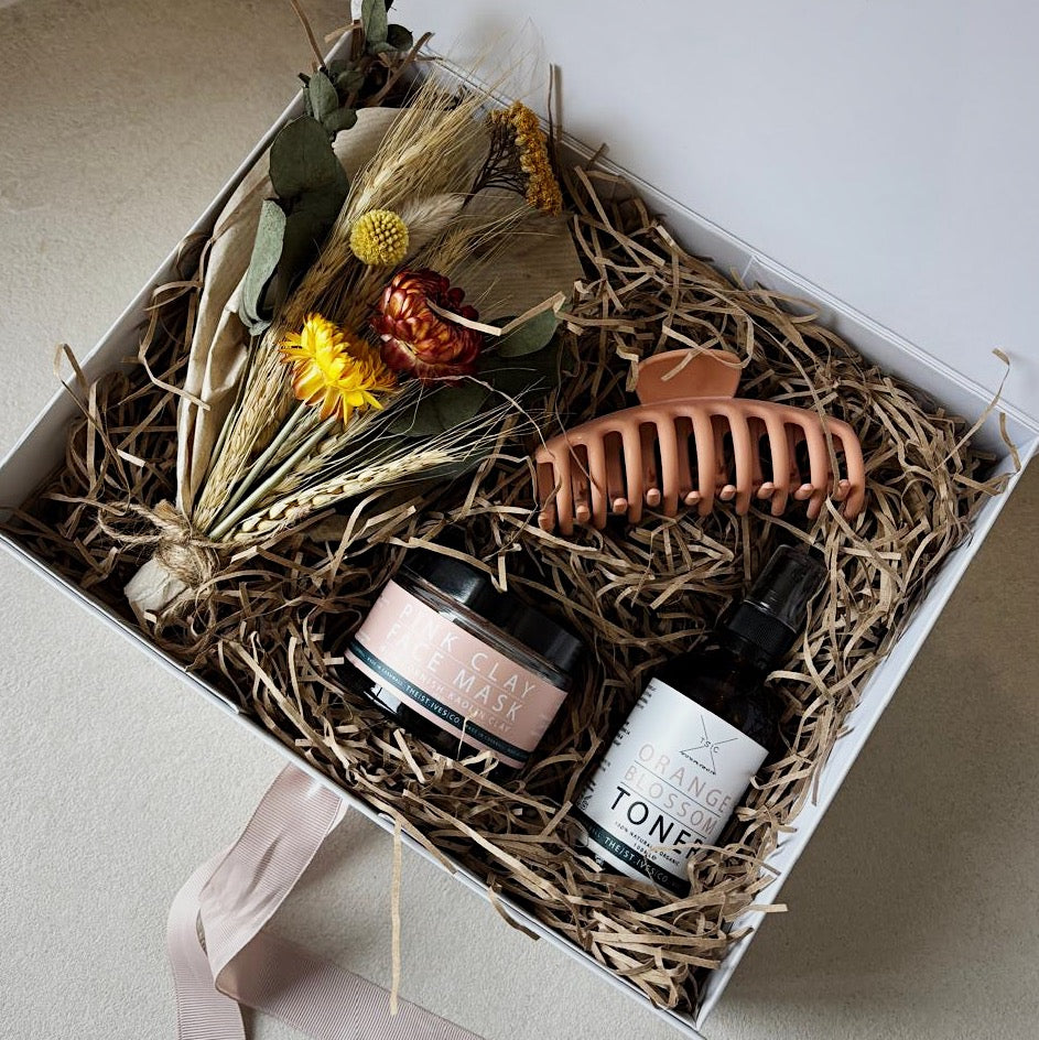 Clay Face mask, Toner, Claw Clip & Posy Hamper