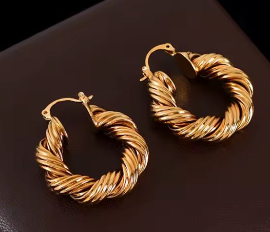 Twisted gold hoop mermaid earings - The St. Ives Co.