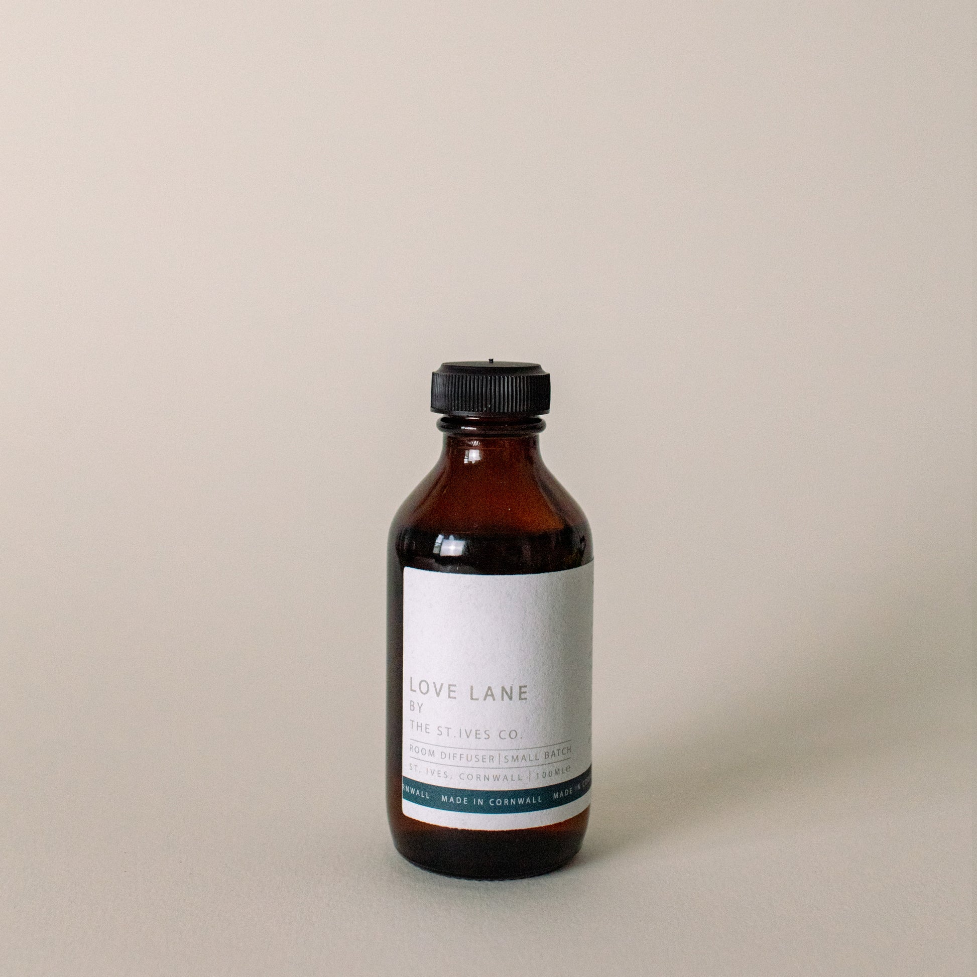 Love lane diffuser oil- made in st ives cornwall- exclusive- artisan-gift-amber jar- with reeds 