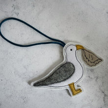 Load image into Gallery viewer, Seagull with pasty hanging
