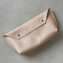 Load image into Gallery viewer, Nude Leather Make Up Bag
