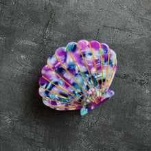 Load image into Gallery viewer, Shell Hair clips
